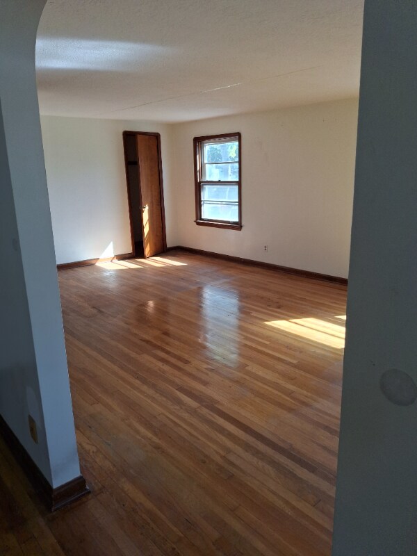 Foto del edificio - 140 Eastern Heights Blvd
