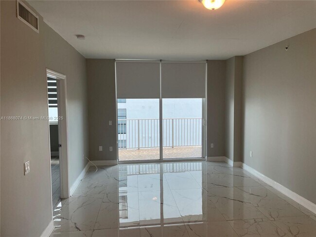 Foto del edificio - 3180 SW 22nd Terrace