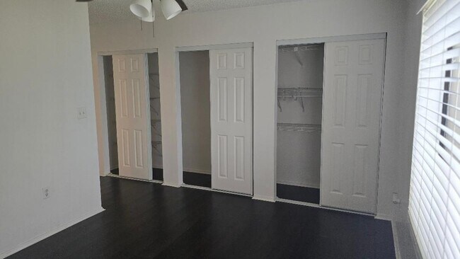Foto del edificio - 3194 Coral Lake Ln