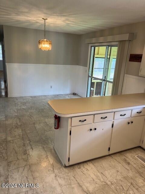 Building Photo - 209 Shamrock Dr
