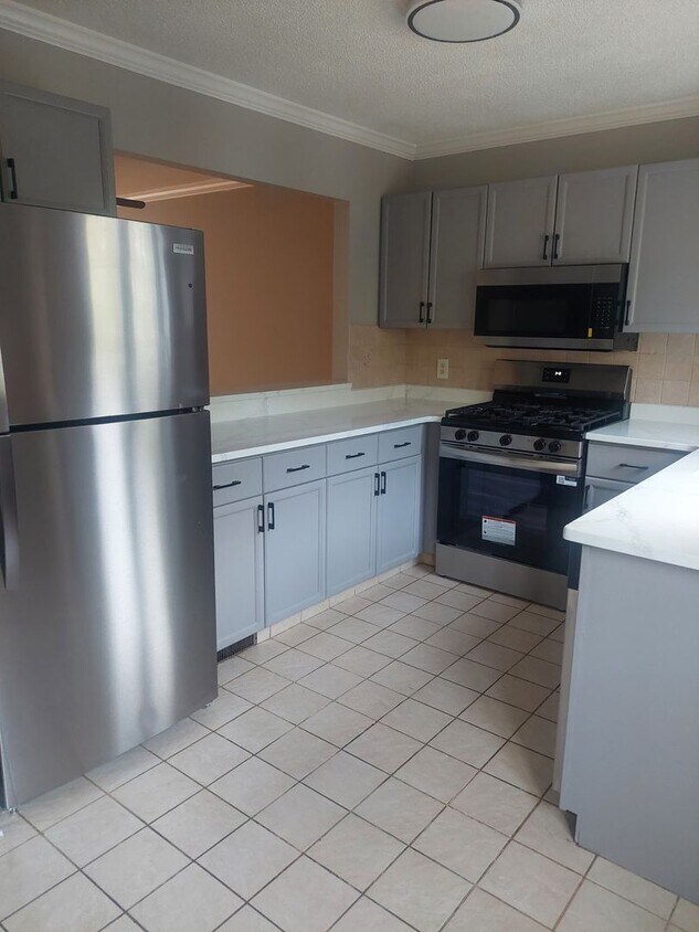 Foto principal - 49-59-59 Westwood Ave