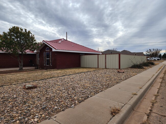 Building Photo - 3312 Lore St