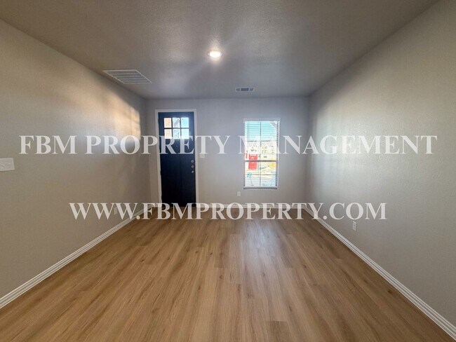 Foto del edificio - 464 Restoration Rd