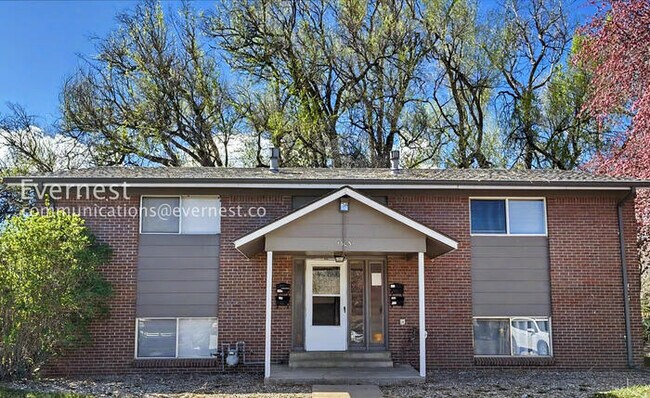 Foto del edificio - 1305 Burton Ct