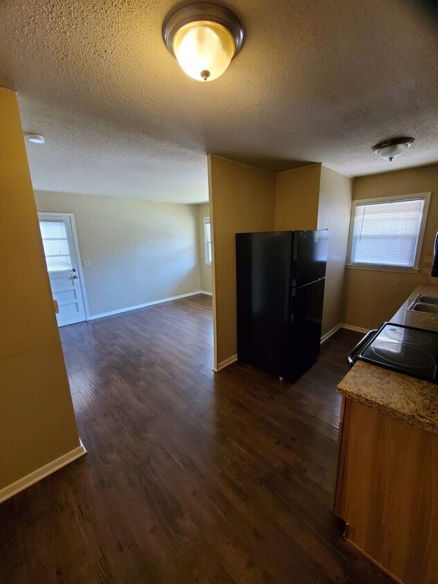 Foto principal - Super cute 1bed/1 bath $700.00 month in In...