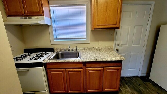 Foto del edificio - 619 E 18th St