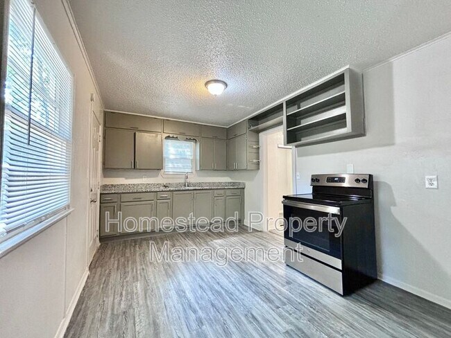 Foto del edificio - 3028 SW 37th St