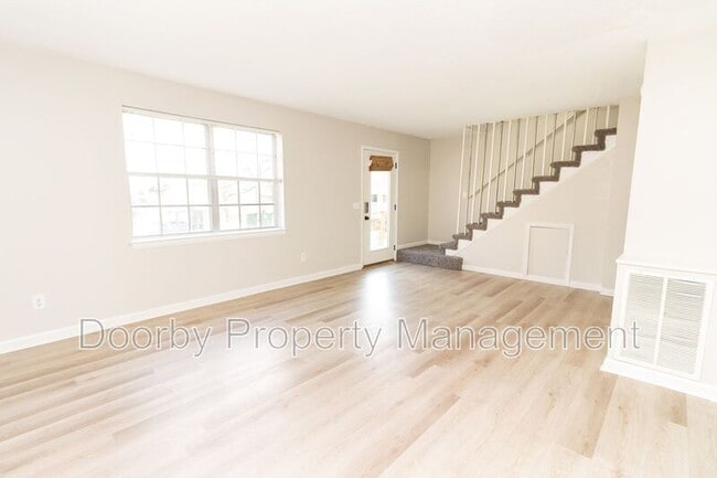 Building Photo - 4698 Plaza Hills Ln