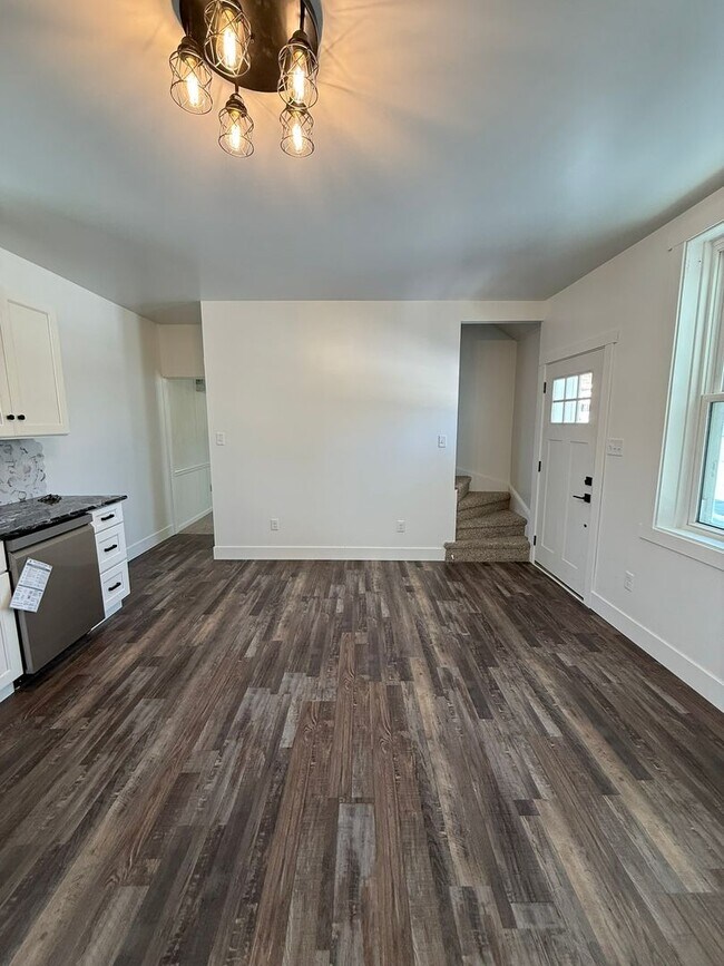 Foto del edificio - 310 W Market St