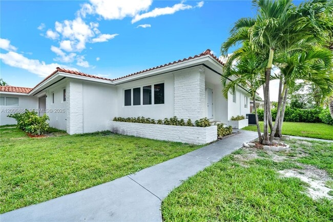 Building Photo - 350 Aledo Ave