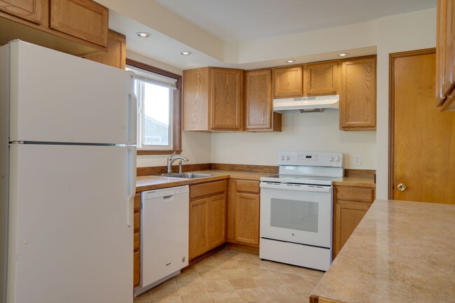 Building Photo - Federal Way Rambler