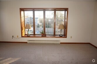 Building Photo - 33 King Philip Rd
