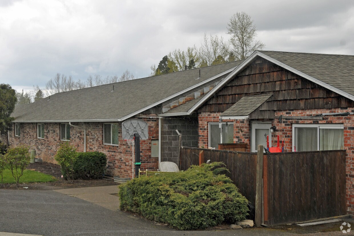 Ash Court Apartments in Tigard, OR