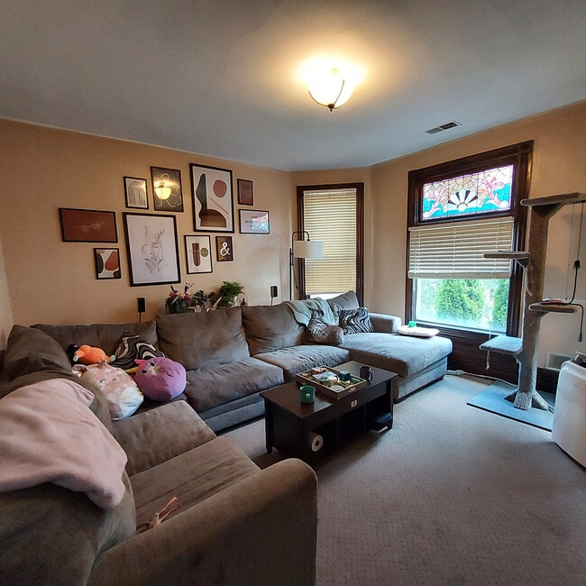 Living room - 2463 N Oakland Ave
