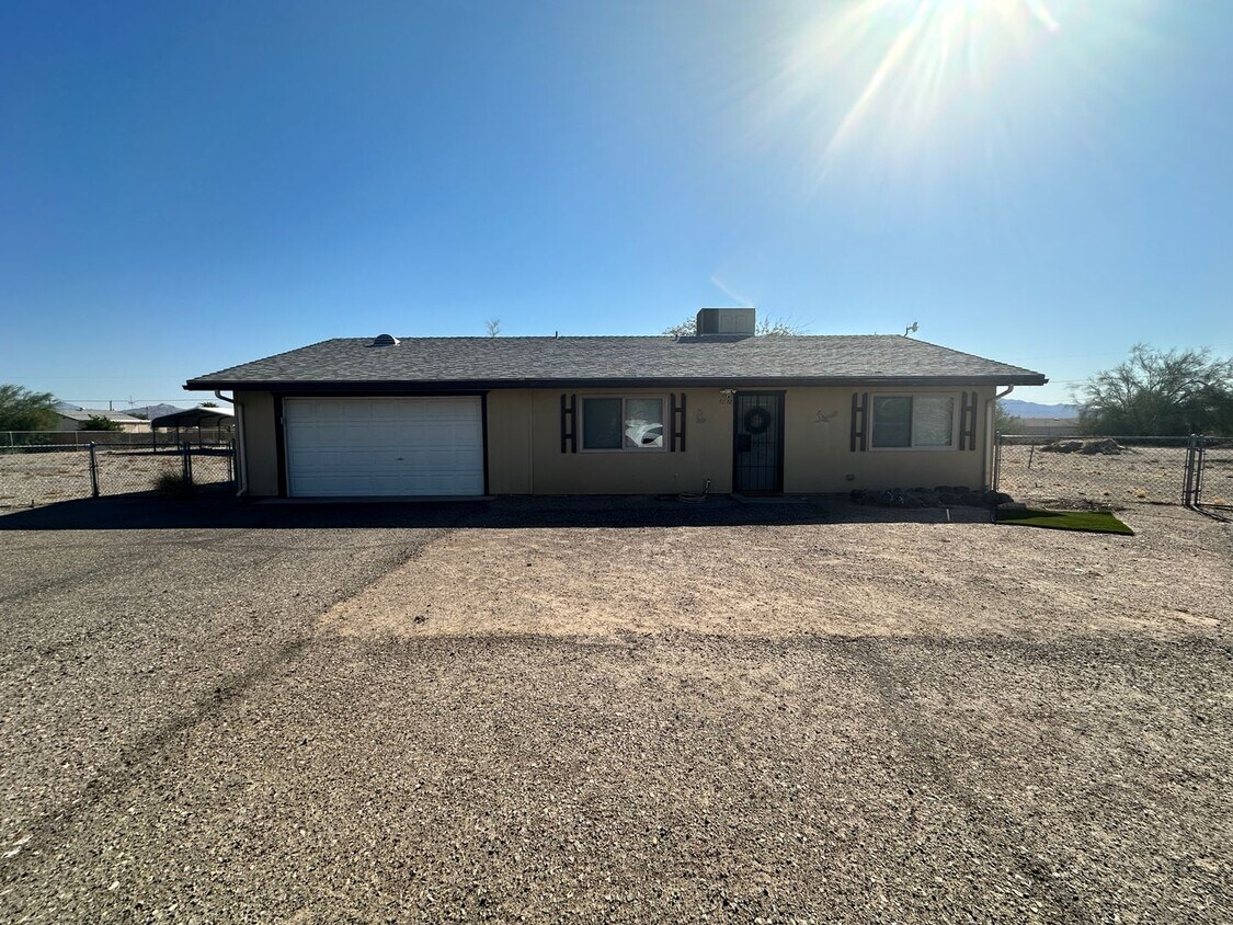Topock Living House Rental in Topock, AZ