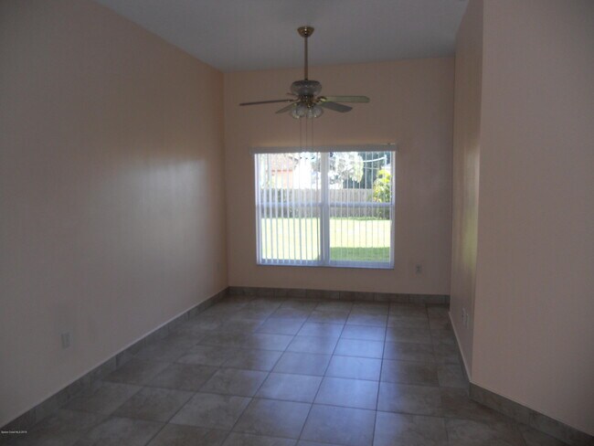 Foto del edificio - 384 Abello Rd SE