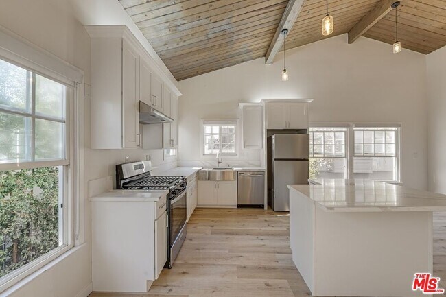 Foto del edificio - 853 S Bedford St