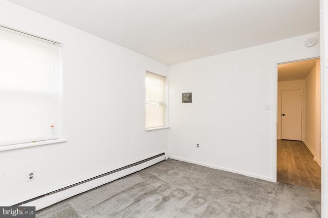 Building Photo - 308 N 32nd St