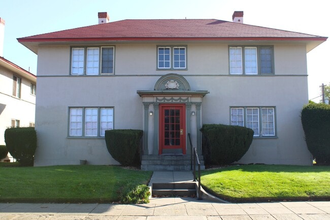 Building Photo - 535 Yakima St