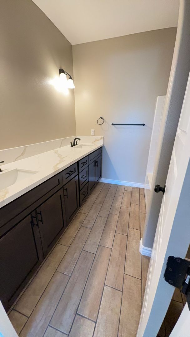 Foto del edificio - NEWER CONSTRUCTION 4 BEDROOM APPLE VALLEY HOME