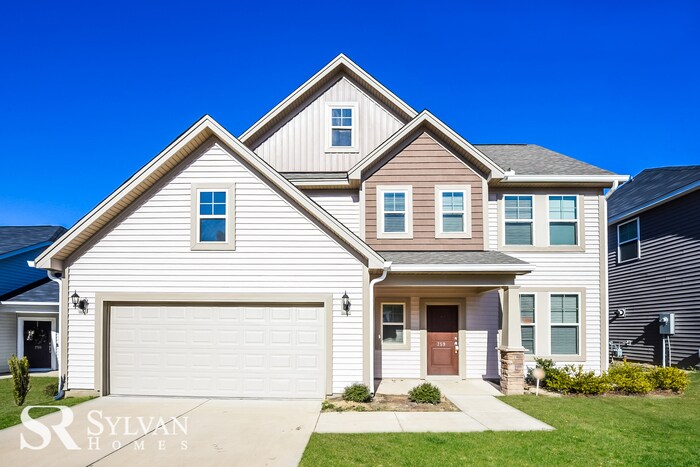 Primary Photo - Fall in love with this spacious 4BR, 2.5BA...