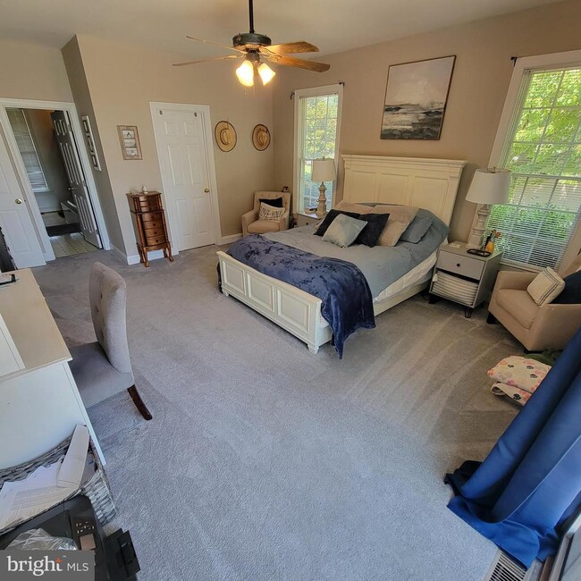Foto del edificio - 17222 Piney Point Rd