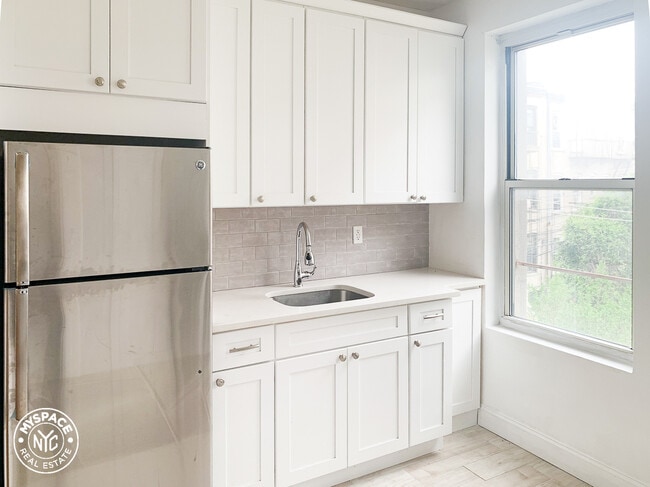 Building Photo - 66-31 Fresh Pond Rd