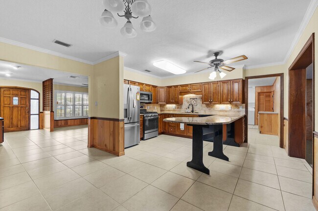 Building Photo - 3324 Sunrise Blvd