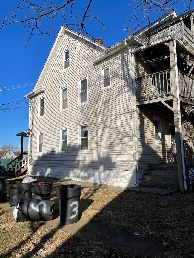 Front and back entry - 136 Peace St