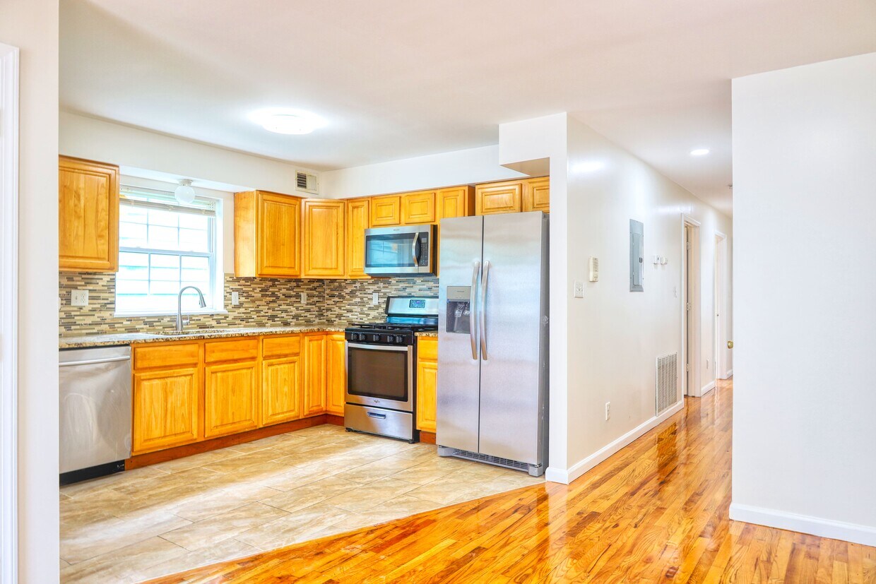 Foto principal - 31 Hanford St