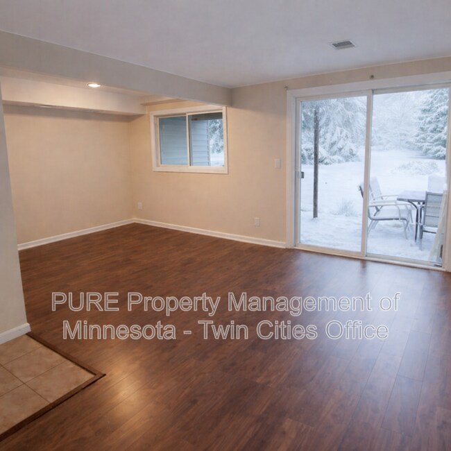 Building Photo - 1684 Hickory Ln