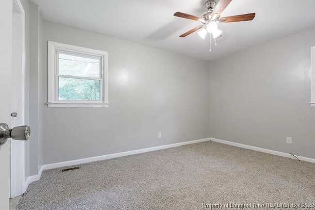 Building Photo - 3221 Rogers Dr