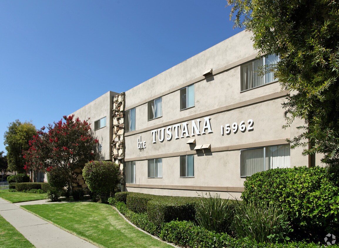 El Tustana Apartaments - The Tustana Apartments
