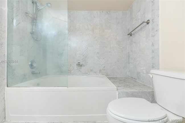 Building Photo - 2 br, 1.5 bath  - Dadeland Cove