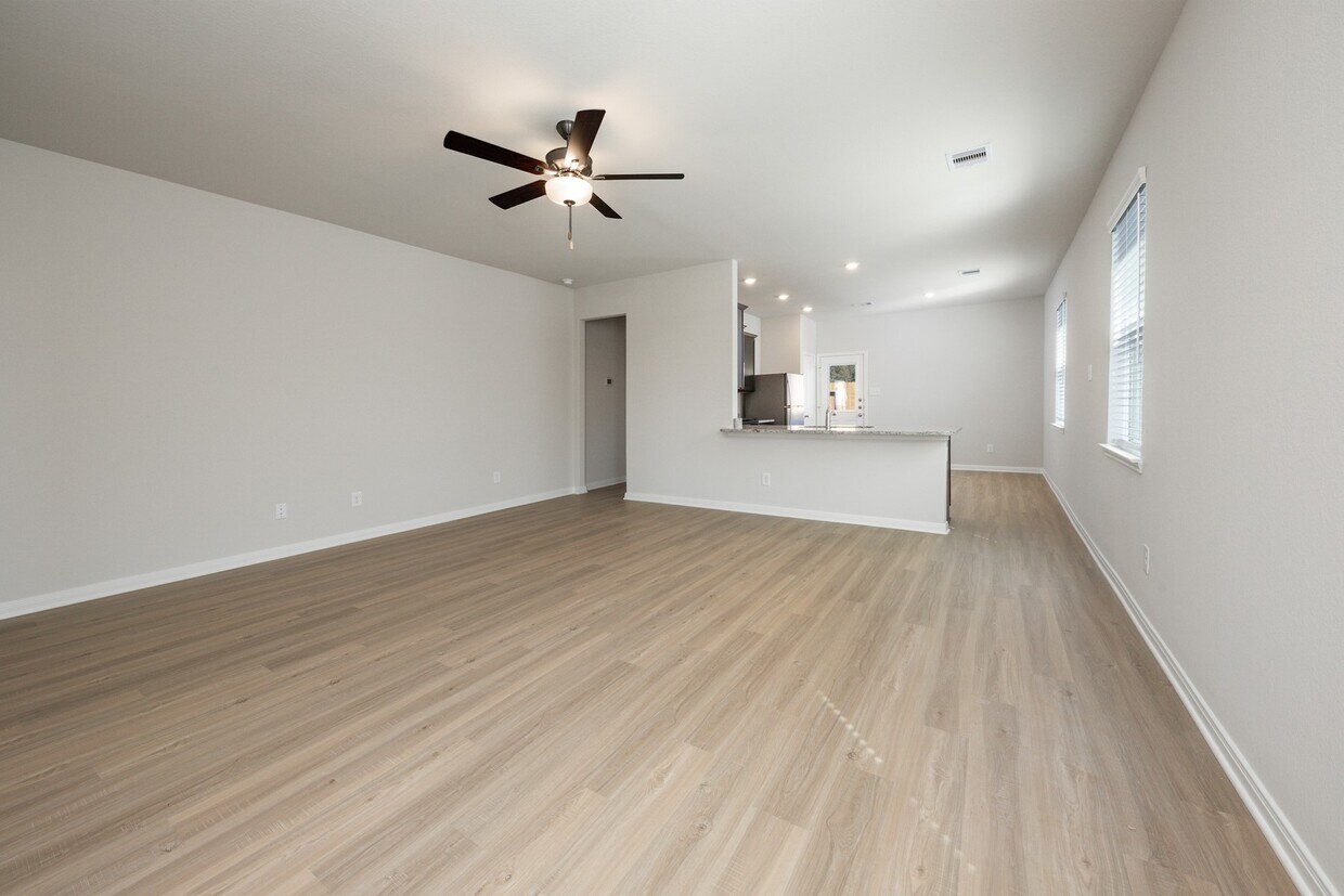 Foto del edificio - 15479 Maple Ter Dr