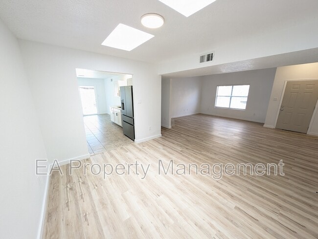 Foto del edificio - 3301 Schumacher St NW