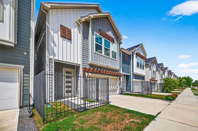 Foto del edificio - 1070 Mansfield St
