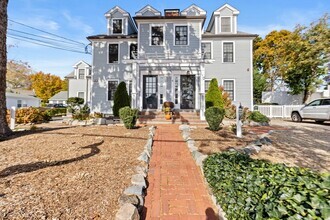 Building Photo - 108-110 Elm St