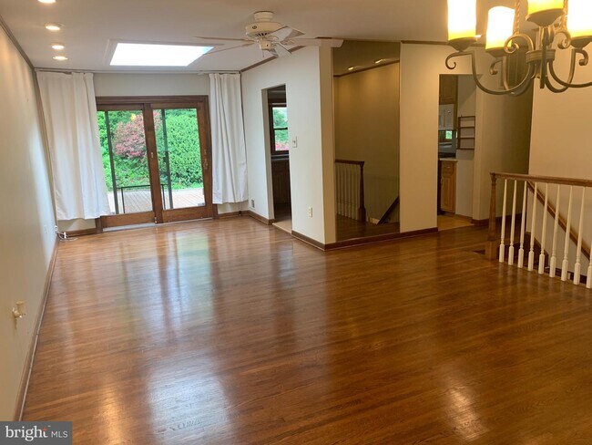 Foto del edificio - 705 Wilson Ave