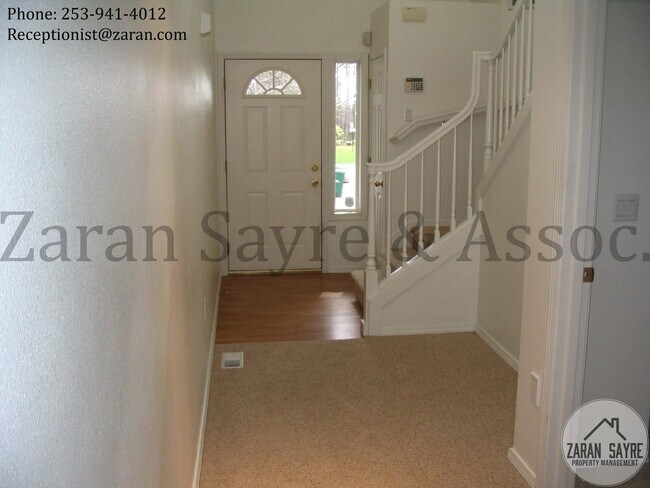 Building Photo - 253- Spacious and Lovely Townhome in Feder...