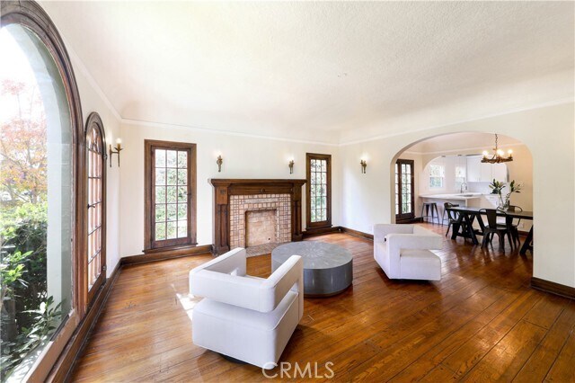 Foto del edificio - 817 S Mansfield Ave