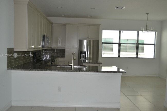 Building Photo - 11643 SW 13th Ct