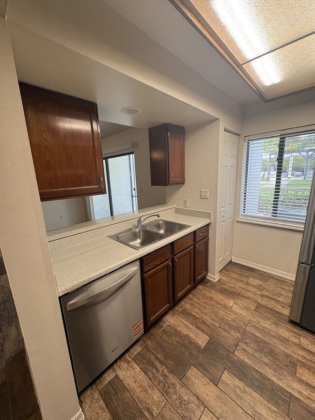 Building Photo - 184 Riverbend Dr