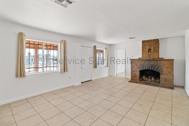 Building Photo - 1508 W Sahuaro Dr