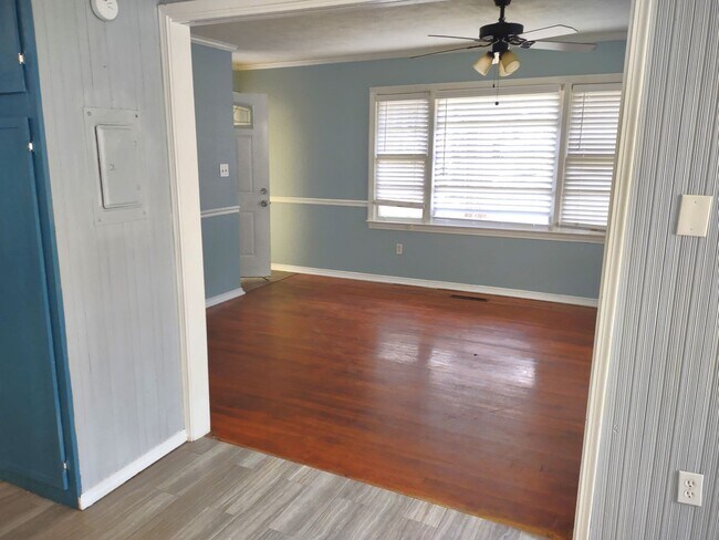 Foto del edificio - 218 McCree Dr