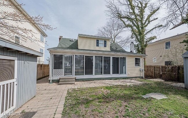 Building Photo - 4 br, 2 bath House - 3701 Beach Drive Blvd