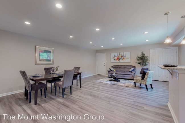 Building Photo - 1403 Wentworth Ave
