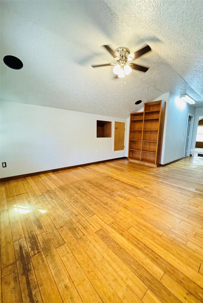 Building Photo - 21000 McGager Dr