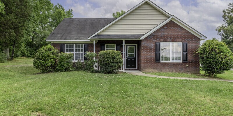 Primary Photo - 4804 Lakeview Road, Charlotte, NC 28216