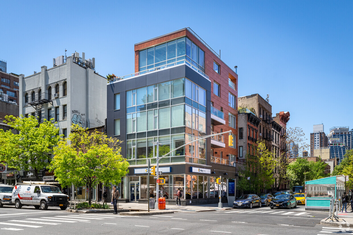 Primary Photo - 157 Eighth Ave